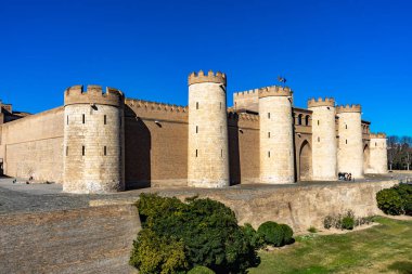 Palacio Aljaferia, İspanya 'nın Zaragoza kentindeki ortaçağ İslam sarayı.