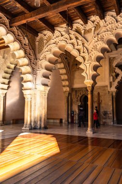 Palacio Aljaferia, İspanya 'nın Zaragoza kentindeki ortaçağ İslam sarayı.