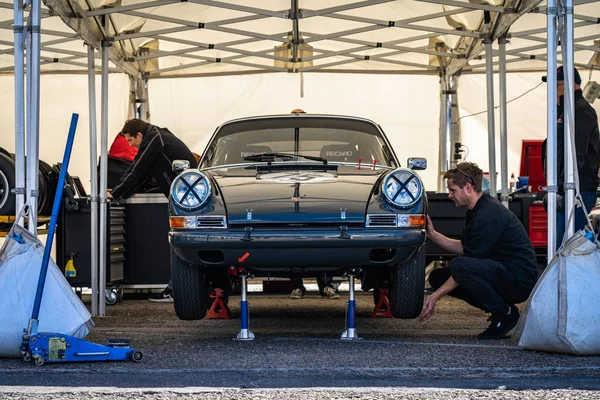 Porsche 911 em espírito montjuic Barcelona circuito carro show — Fotografia de Stock