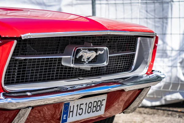 Ford Shelby gt 350 Cobra Mustang i Montjuic Spirit Barcelona krets bilutställning — Stockfoto