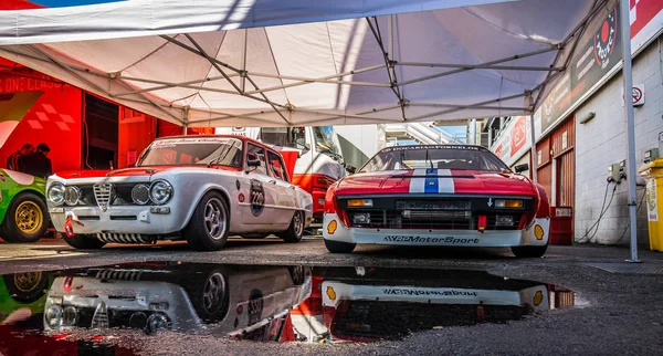 Alfa Romeo Giulia TI Super dans l'esprit montjuïque Circuit de Barcelone — Photo