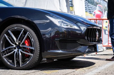 Montjuic ruhu Barcelona devre araba gösterisi Maserati