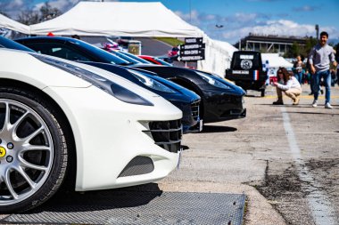 Ferrari montjuic ruhu Barcelona devre araba gösterisi