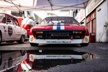 Ferrari 308 Gt4 montjuic ruhu Barcelona devre araba gösterisi