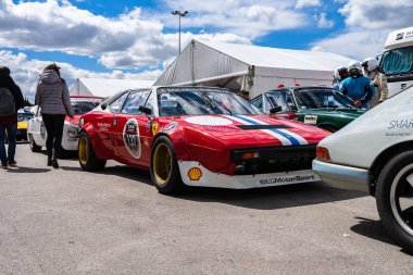 Ferrari 308 Gt4 montjuic ruhu Barcelona devre araba gösterisi