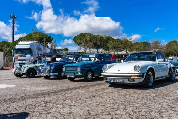 Morgan Seat 600 Porsche 911 dans l'esprit montjuïque Circuit de Barcelone — Photo