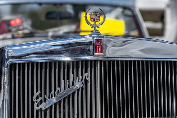 Cadillac Excalibur a Montjuic szellemében Barcelona áramkör show — Stock Fotó