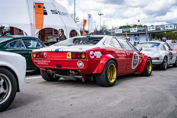 Ferrari 308 GT4 en espíritu montjuic Salón de coches del circuito de Barcelona — Foto de Stock