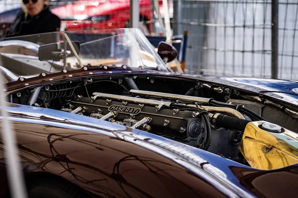 Maserati 300 S i Montjuic Spirit Barcelona krets bilutställning — Stockfoto