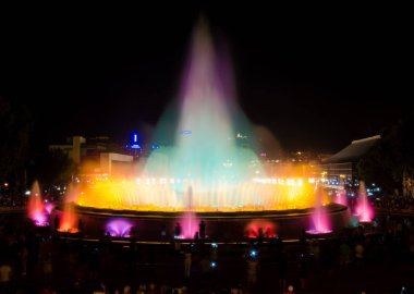 Gece Barselona'da Montjuic Çeşmesi, Katalonya, İspanya