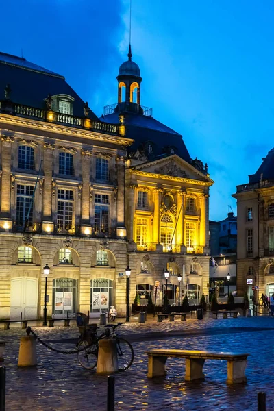 Place de la Bourse τη νύχτα στο Μπορντό, Γαλλία — Φωτογραφία Αρχείου