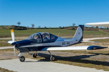 Tecnam P96 uçak iniş kalkış.