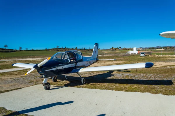 Descolagem do avião Tecnam P96 . — Fotografia de Stock