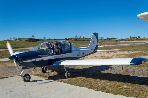 Tecnam P96 αεροπλάνο προσγείωση απογειώνονται. — Φωτογραφία Αρχείου