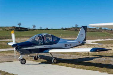 Tecnam P96 uçak iniş kalkış.