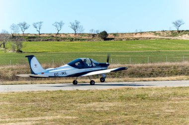 Tecnam P96 uçak iniş kalkış.