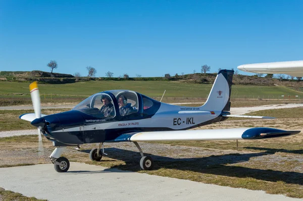 Tecnam P96 uçak iniş kalkış.