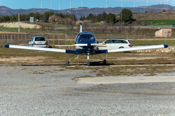 Descolagem do avião Tecnam P96 . — Fotografia de Stock