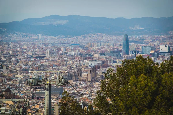 Barcelona miasto z góry Montjuic, Katalonia, Hiszpania. — Zdjęcie stockowe