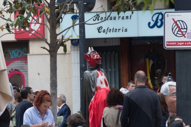 Hospitalet de Llobregat Bahar popüler köy parti fuarı, Katalonya, İspanya.