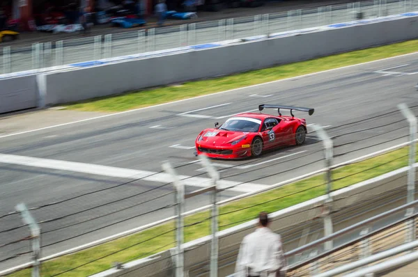Ferrari 458 Italia GTE in Circuit de Barcelona, Catalunha, Espanha . — Fotografia de Stock