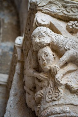 Peyzaj ortaçağ köyü BESALU, Katalonya, Ispanya