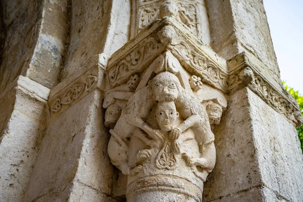 Landschaft mittelalterliches Dorf Besalu, Katalonien, Spanien — Stockfoto