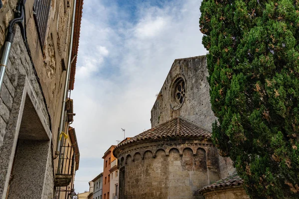 Paisaje pueblo medieval Besalu, Cataluña, España — Foto de Stock