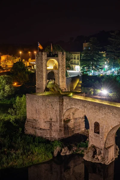 Μεσαιωνικό χωριό τοπίου Besalu, Καταλονία, Ισπανία — Φωτογραφία Αρχείου