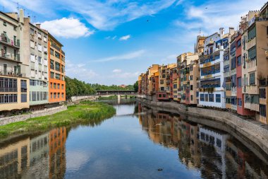 Katalonya, İspanya 'daki Girona şehrinin manzarası.