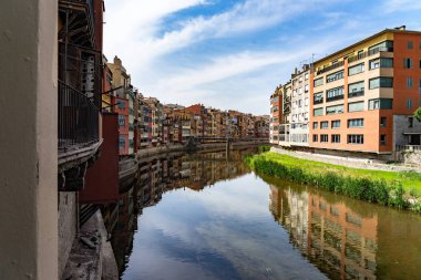 Katalonya, İspanya 'daki Girona şehrinin manzarası.