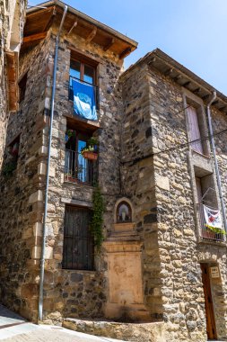 Castefollit de la Roca 'nın ortaçağ köyü, Katalonya, İspanya