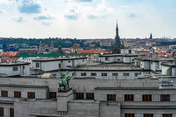 Architektur und Wahrzeichen der Stadt Prag in der Tschechischen Republik. — Stockfoto