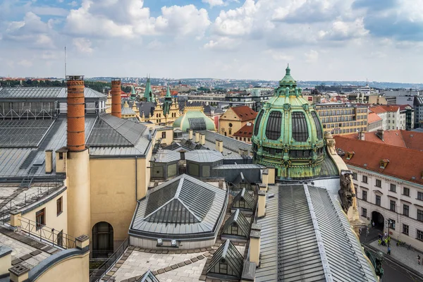 Architektur und Wahrzeichen der Stadt Prag in der Tschechischen Republik. — Stockfoto
