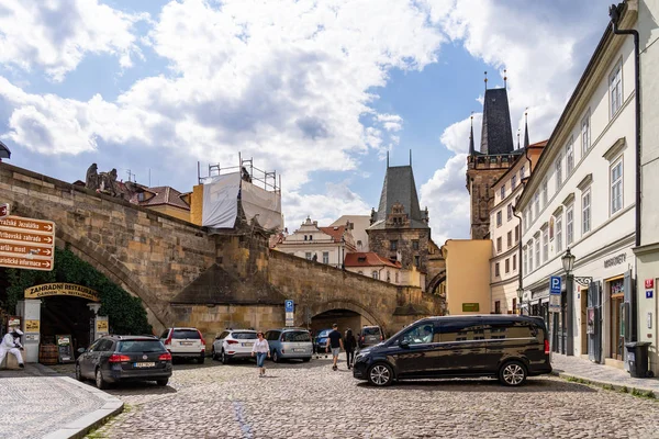 Karlův most Praha v České republice. — Stock fotografie