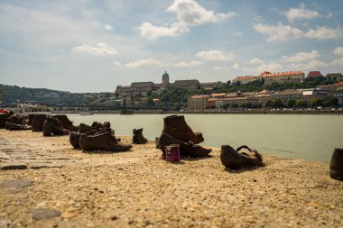 Macaristan, Budapeşte 'deki Tuna Bankası' nda Ayakkabılar