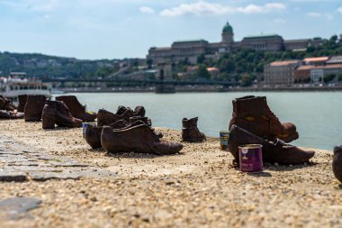 Macaristan, Budapeşte 'deki Tuna Bankası' nda Ayakkabılar