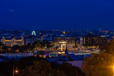 Macaristan 'ın Budapeşte kentindeki Tuna Nehri üzerindeki zincir köprü