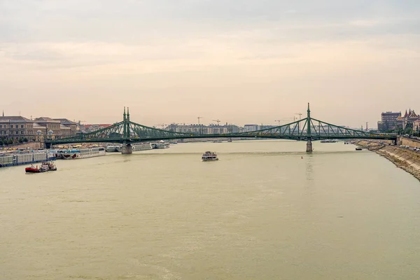 Macaristan Budapeşte Deki Szabadsag Köprüsü — Stok fotoğraf