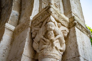 Peyzaj ortaçağ köyü BESALU, Katalonya, Ispanya.