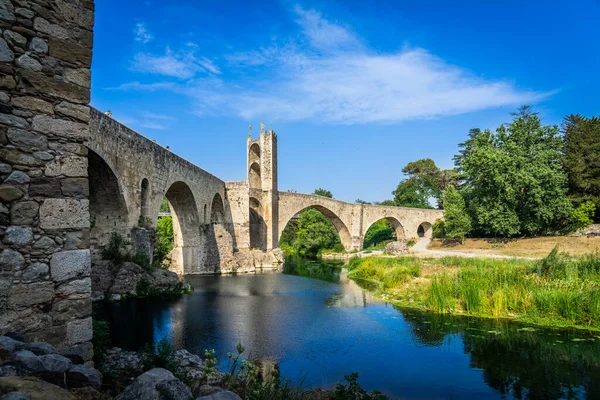 Paisaje Pueblo Medieval Besalu Cataluña España —  Fotos de Stock