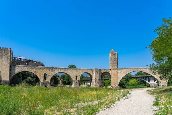 Paisaje Pueblo Medieval Besalu Cataluña España —  Fotos de Stock