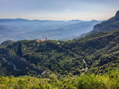 Barcelona, Katalonya, İspanya 'daki Montserrat Dağı manzarası
