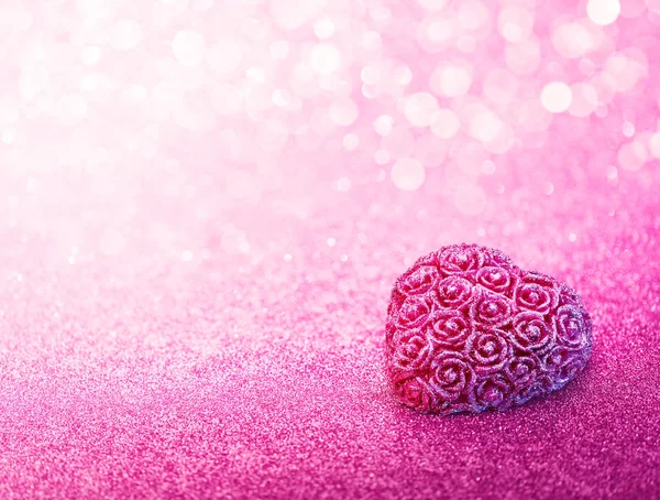Błyszczące-serce na różowym tle — Zdjęcie stockowe