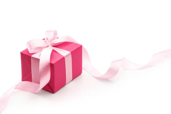 Рожева Подарункова Коробка Стрічкою Ізольована Білому Тлі — стокове фото