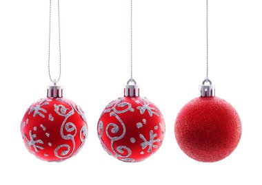Asılan Noel Baba 'lar beyaz arka planda izole edilmiş