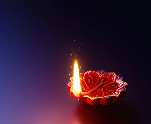Diya灯在Diwali庆典期间点燃 — 图库照片