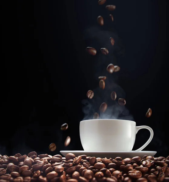 Coffee Beans Dropping Cup Coffee — Stock Photo, Image