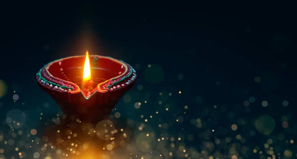 Diwali庆祝活动 Diya灯与神奇的Particl — 图库照片