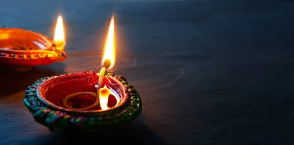 Happy Diwali Fechar Lâmpadas Diya Acesas Floo — Fotografia de Stock